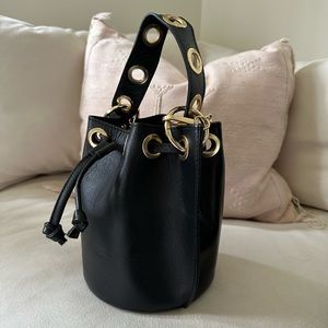House of Harlow bucket bag